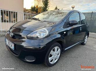 toyota aygo 1.0 vvti 70 cv. pack confort tbeg gar. mecanique