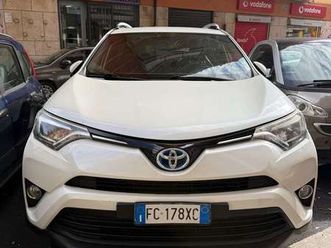 2.5 hybrid 4wd style