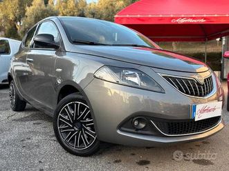 lancia ypsilon 1.0 firefly 5 porte s&s hybrid gold