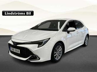 corolla 1,8 hybrid 5d style vinterhjul moms
