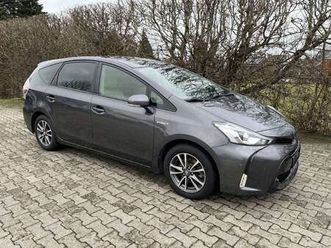 prius plus executive 7 s.