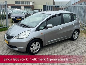 honda jazz - 1.2 trend 5 deurs hoge instap 90pk nl auto nap airco l trekhaak l mtf-stuur l elek pakket