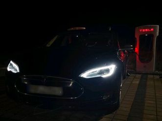other tesla p85 sc01 free lifetime supercharging...