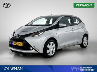 toyota aygo 1.0 vvt-i x-play | dealer onderhouden | metallic lak | camera |