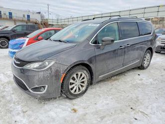 chrysler pacifica touring l plus