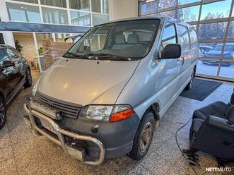 d-4d 4wd 5ov/ *neliveto*/ *läpijuostava*/ *juuri leimattu*/ webasto/ raudat/ lisävalo/ vetokoukku/