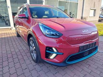 kia niro e-niro 64kwh platinum garanciális. szép esztétikai állapot. 2 töltő. 3 fázis