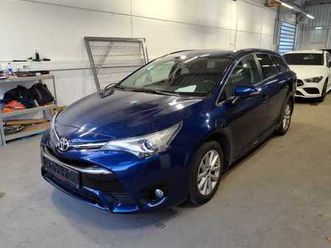 toyota avensis kombi 1,8 automatik active