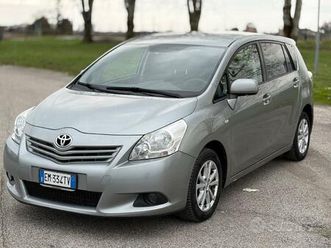 toyota verso 2.0 diesel 2012 7 posti gancio traino