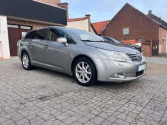 ② toyota avensis 1.8 benzine automaat, navi, cameras — toyota — 2ememain