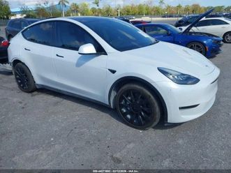 tesla model y * long range* dual motor* awd*