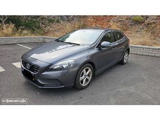 volvo v40
