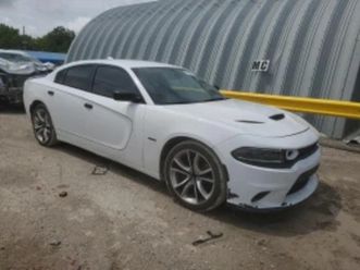 dodge charger 5.7l r/t ≫ 2015 • 10 800 eur • id