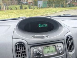 toyota yaris verso die alte tante, die e...