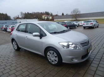 toyota auris life. automatik,,tempomat,pdc