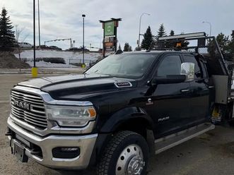 2022 ram 5500 laramie crew cab flat deck