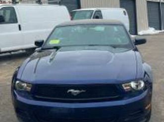 2010 ford mustang convertible premium package