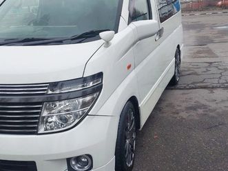 nissan elgrand 2003