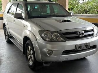 toyota hilux sw4 blindado (troco)