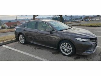 toyota camry 2.5 hybrid executive vip cvt