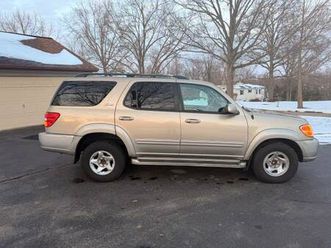 2004 toyota sequoia sr5 sport utility 2wd