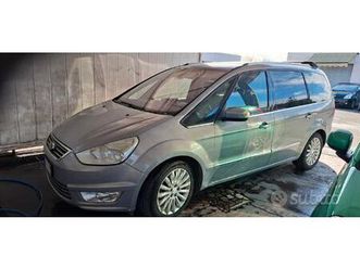 ford galaxy con gancio traino