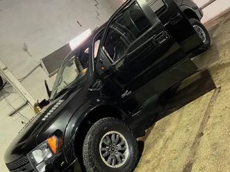 2012 ford raptor svt 6.2l v8 not v6 (rare) low km safetied