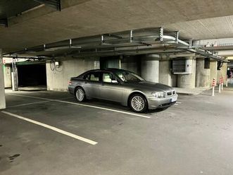 bmw 760i a -