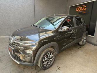 renault kwid 1.0 outsider