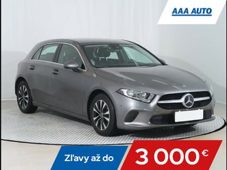 mercedes a 180, koža, navigácia, klíma