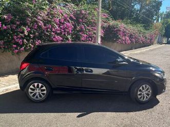 hatch lt 1.4 8v flex mec. 4p