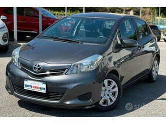toyota yaris 1.0 69cv anno 2012