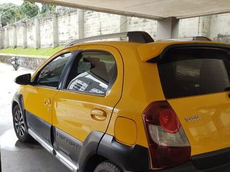 toyota etios cross 1.5 flex 16v 5p mec. 2014