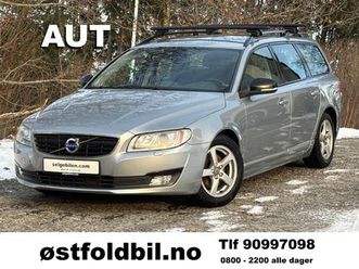 m/ automatgir og skinninteriør