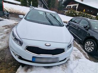 kia cee'd 2013 scheckheft, alle extras, start/stop usw.