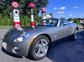 2006 pontiac solstice 5 speed clean carfax only 16,000 miles like new