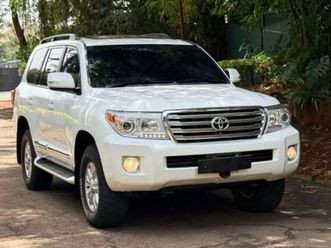 toyota land cruiser vx - 2015