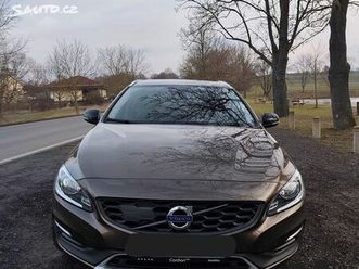 volvo v60 cross country d3
