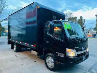 2016 hino 195 turbo diesel 184k.mi.17ft.aluminum black box truck*sale*