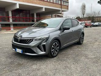 clio v 2023 1.0 tce techno 90cv