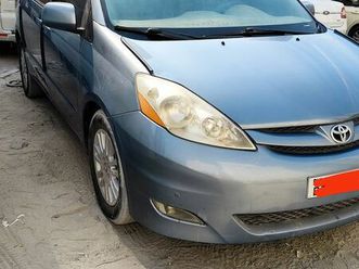 used toyota sienna 2010