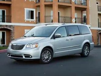 used 2012 chrysler town & country touring-l