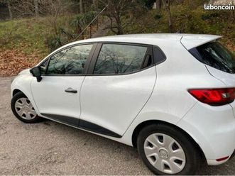 clio 4 société essence