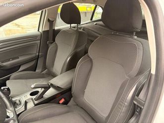 voiture mégane 4 société