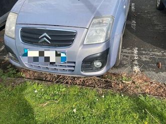 c2 essence ■année 2004■126 000km■4 pneus neufs ■frein arrière neuf■controle technique ok ■rien à prévoir