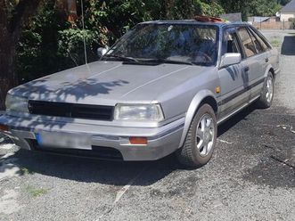 voiture nissan bluebird