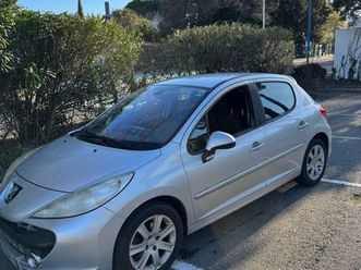 à vendre peugeot 207 5 portes ou échange contre petit utilitaire