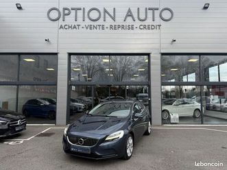 volvo v40 cross country d2 120ch momentum
