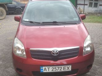 toyota corolla verso 2002