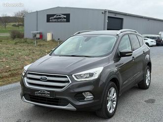 ford kuga 1.5 tdci 120ch / finition: titanium / attelage remorque / radars aide au stationnement / 4 vitres électriques / gps / jantes alu 17